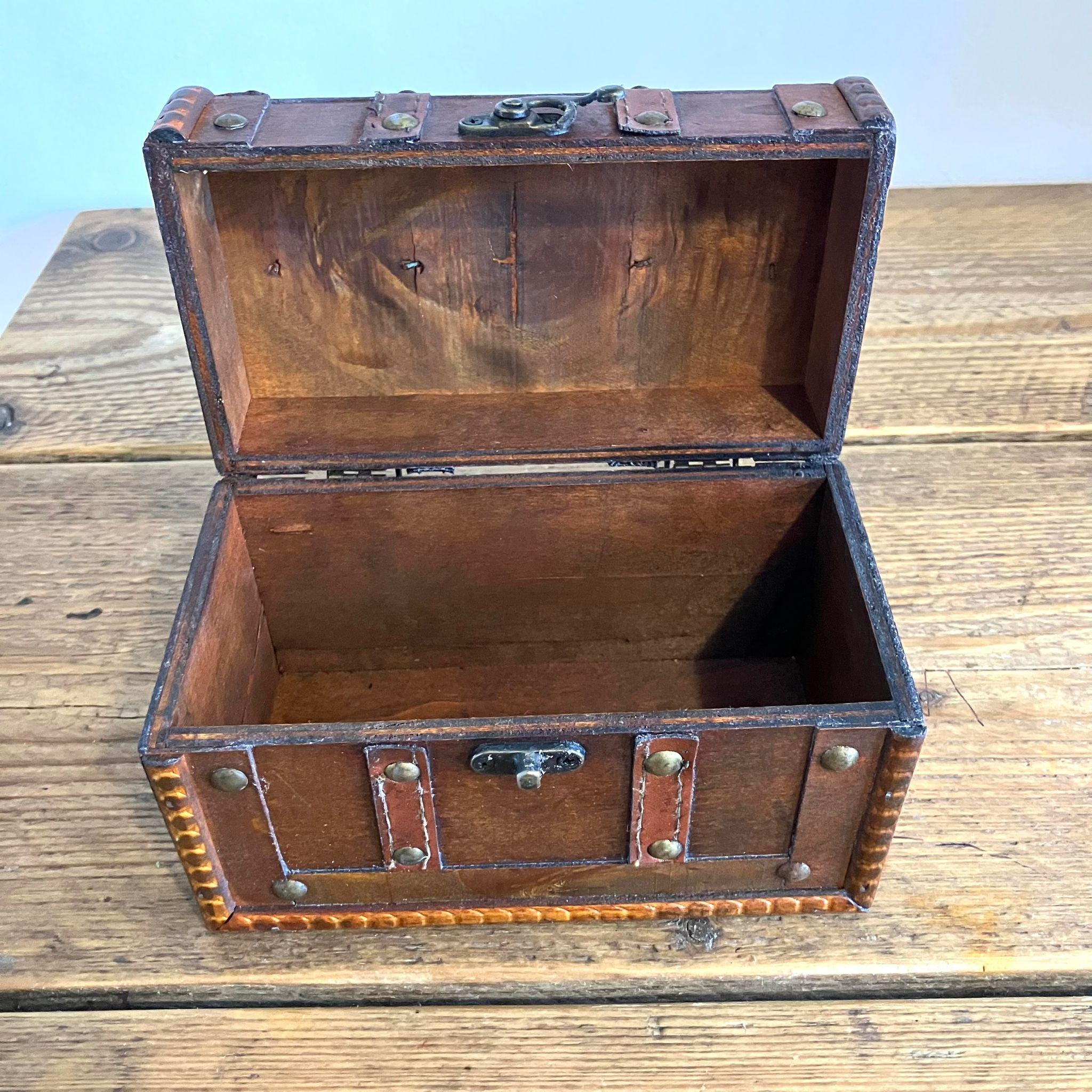 Vintage Style Small Wooden Treasure Chest Trinket Jewellery Smoking Cigar Box Gift