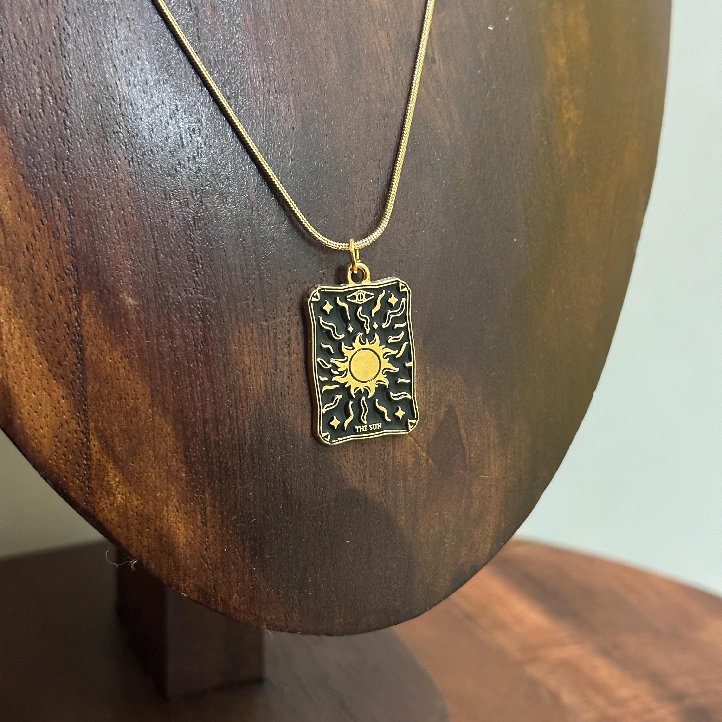 Retro The Sun Tarot Card Pendant Necklace Gold Tone Snake Chain Lucky Gift