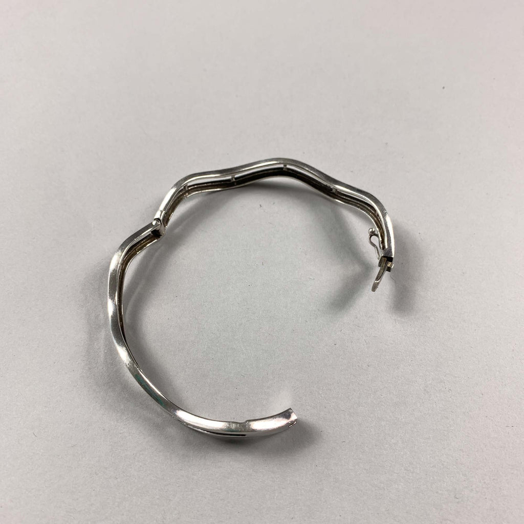 Vintage 925 Sterling Silver Wavy Clasp Bangle