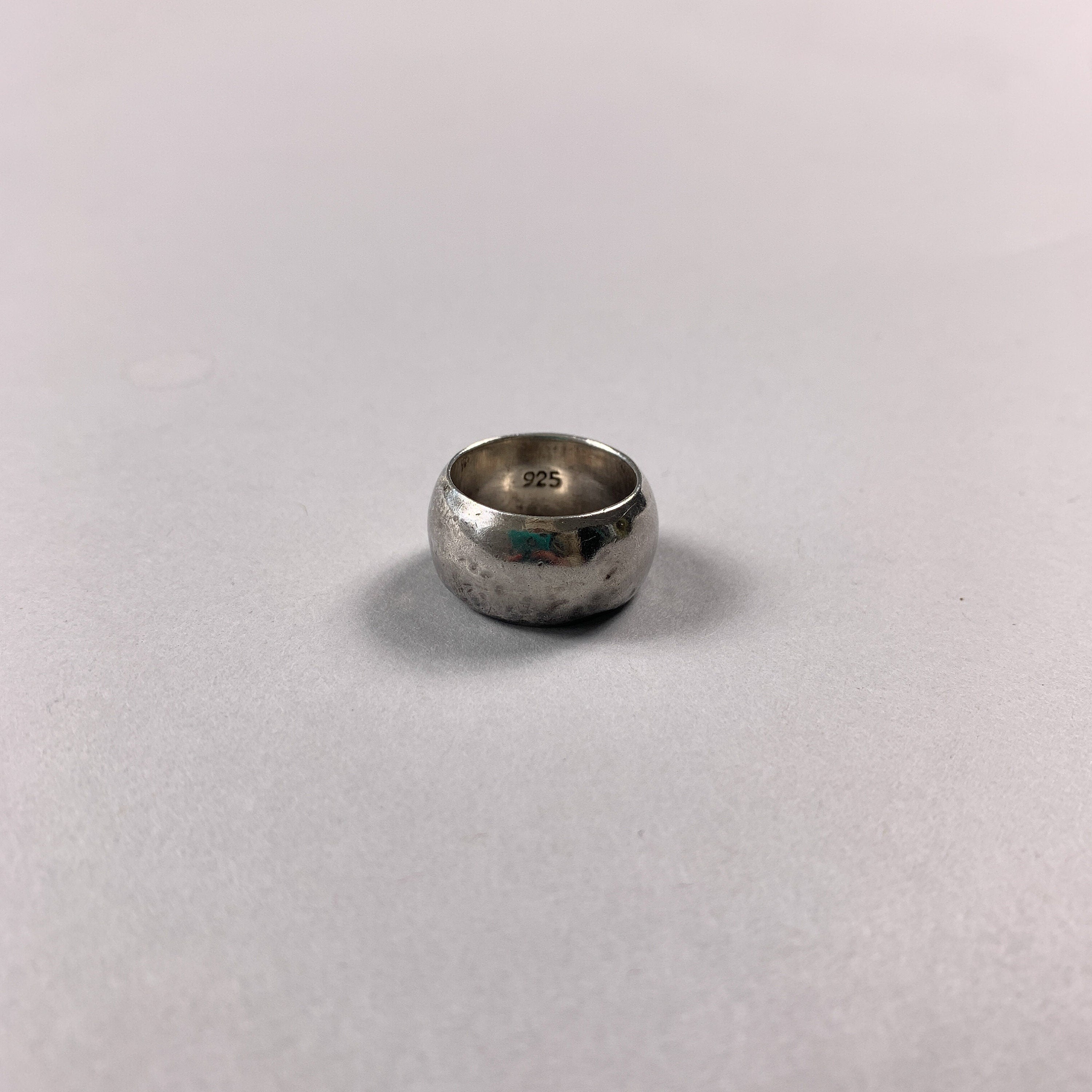 Vintage Minimalist 925 Sterling Silver Plain Hammered Band Ring Unisex - Size O 1/2
