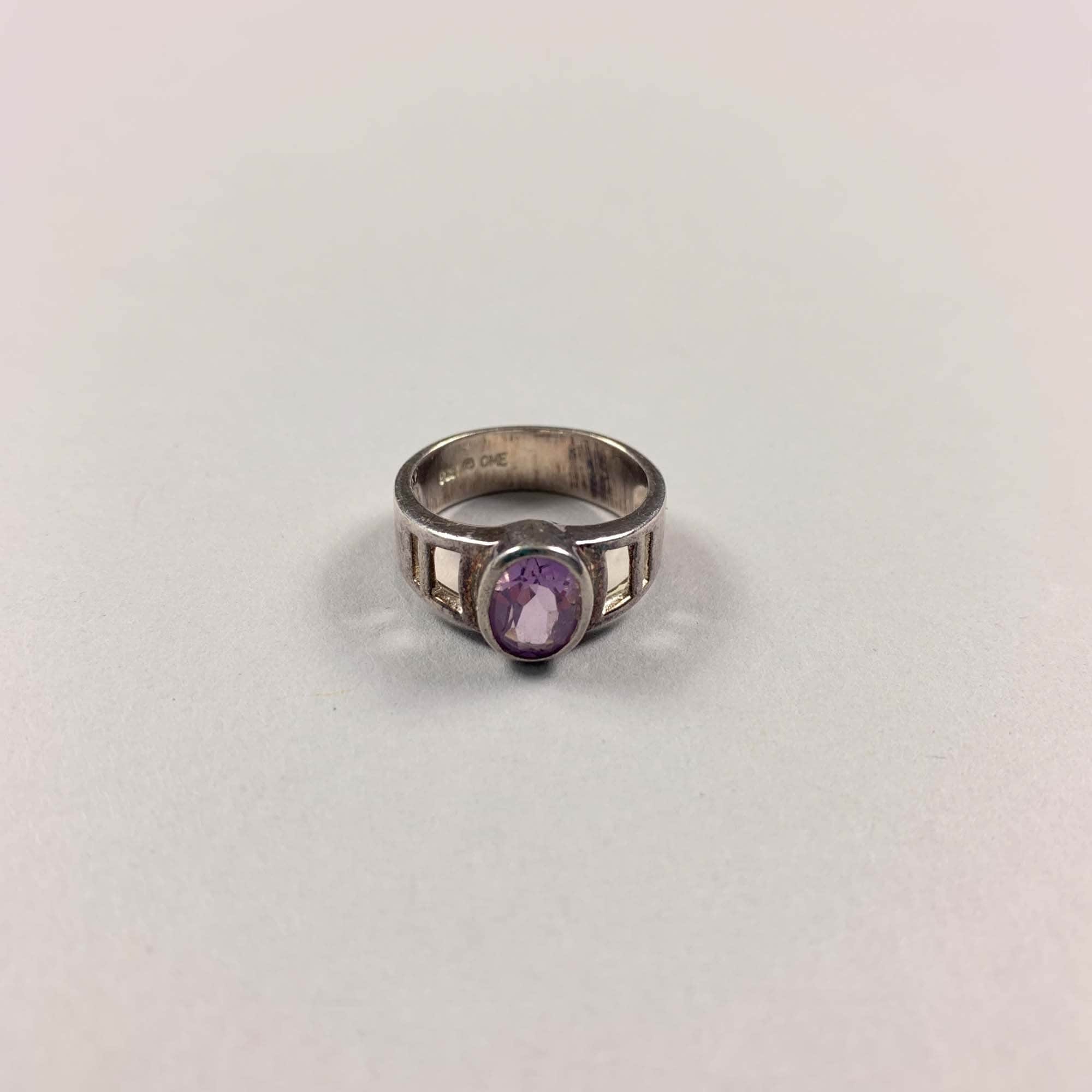 Vintage 925 Silver Ring With Purple Stone Size M