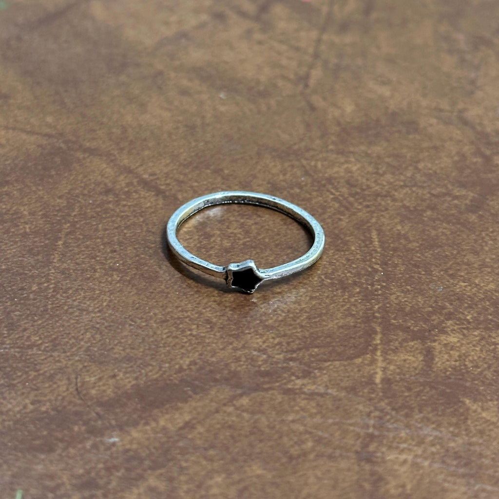 Vintage Costume Ring Bundle Silver/Gold Tone Stackable Rings Collection 4 Pieces - Size P 1/2