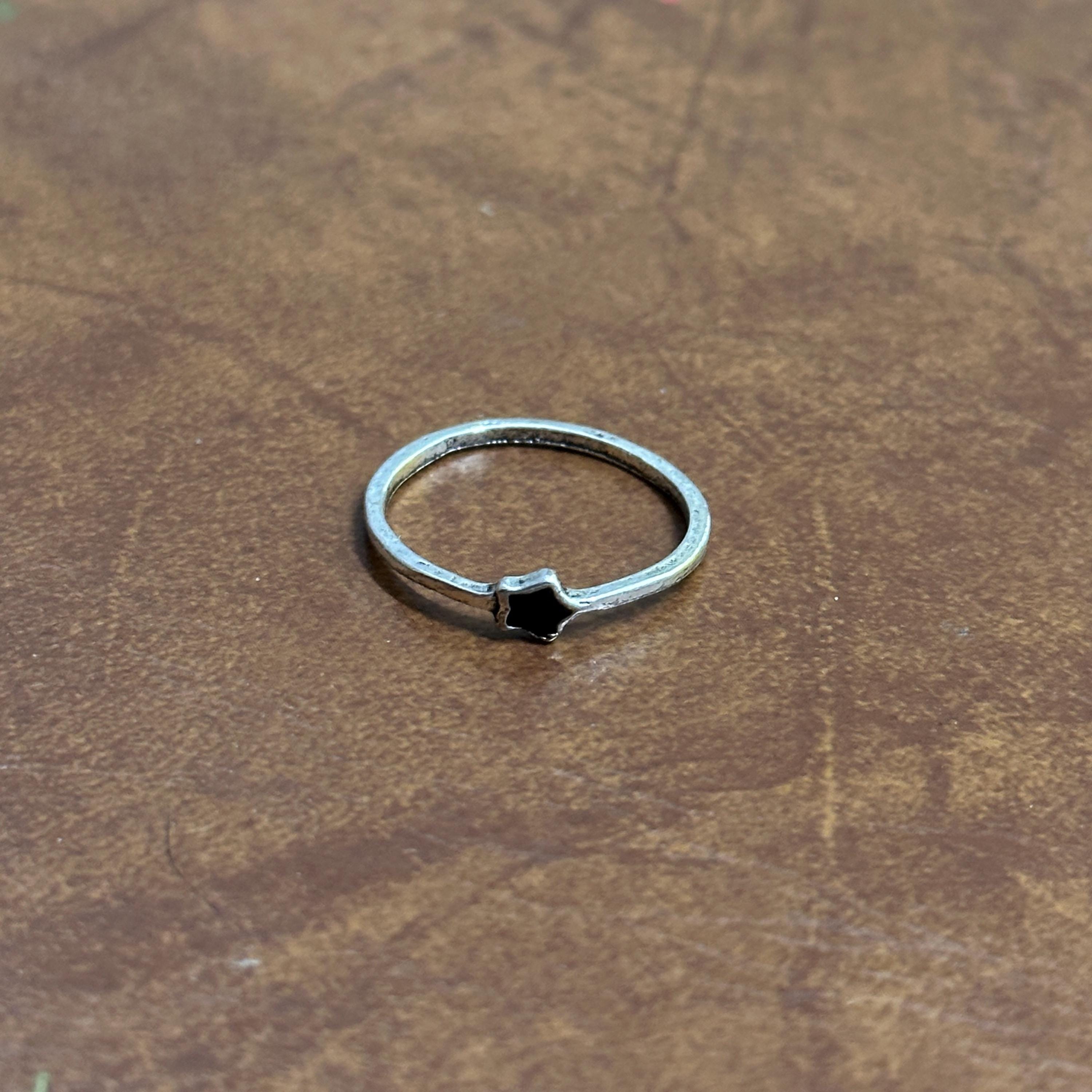 Vintage Costume Ring Bundle Silver/Gold Tone Stackable Rings Collection 4 Pieces - Size P 1/2