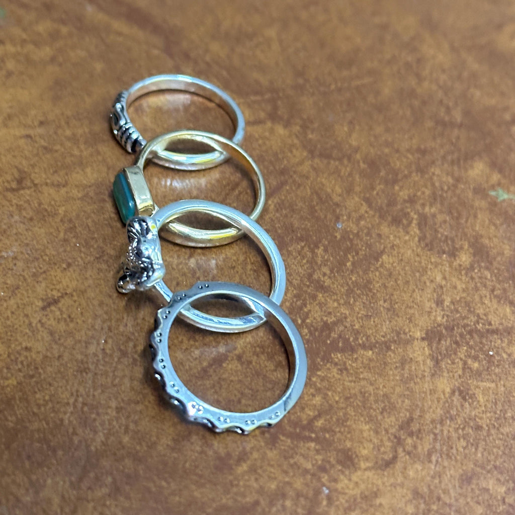 Vintage Gothic Costume Ring Bundle Silver/Gold Tone Ring Collection 4 Pieces - Size R