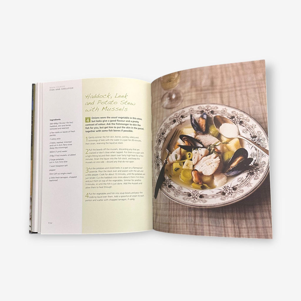 The National Trust - Complete Country Cookbook Hardback Book (Laura Mason) 2012