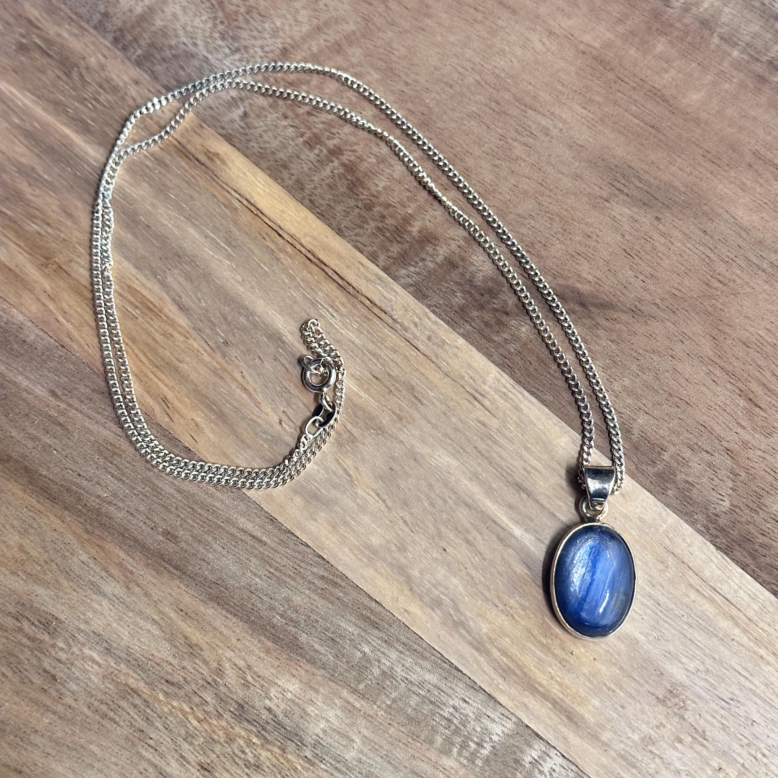 Vintage Blue Labradorite Gemstone Pendant Necklace 925 Sterling Silver Healing Spiritual Stone