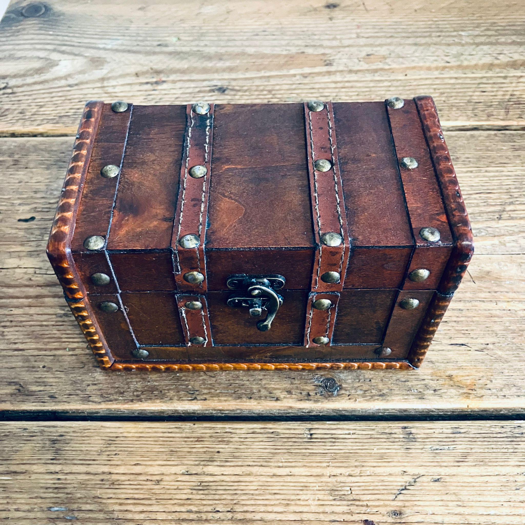 Vintage Style Small Wooden Treasure Chest Trinket Jewellery Smoking Cigar Box Gift