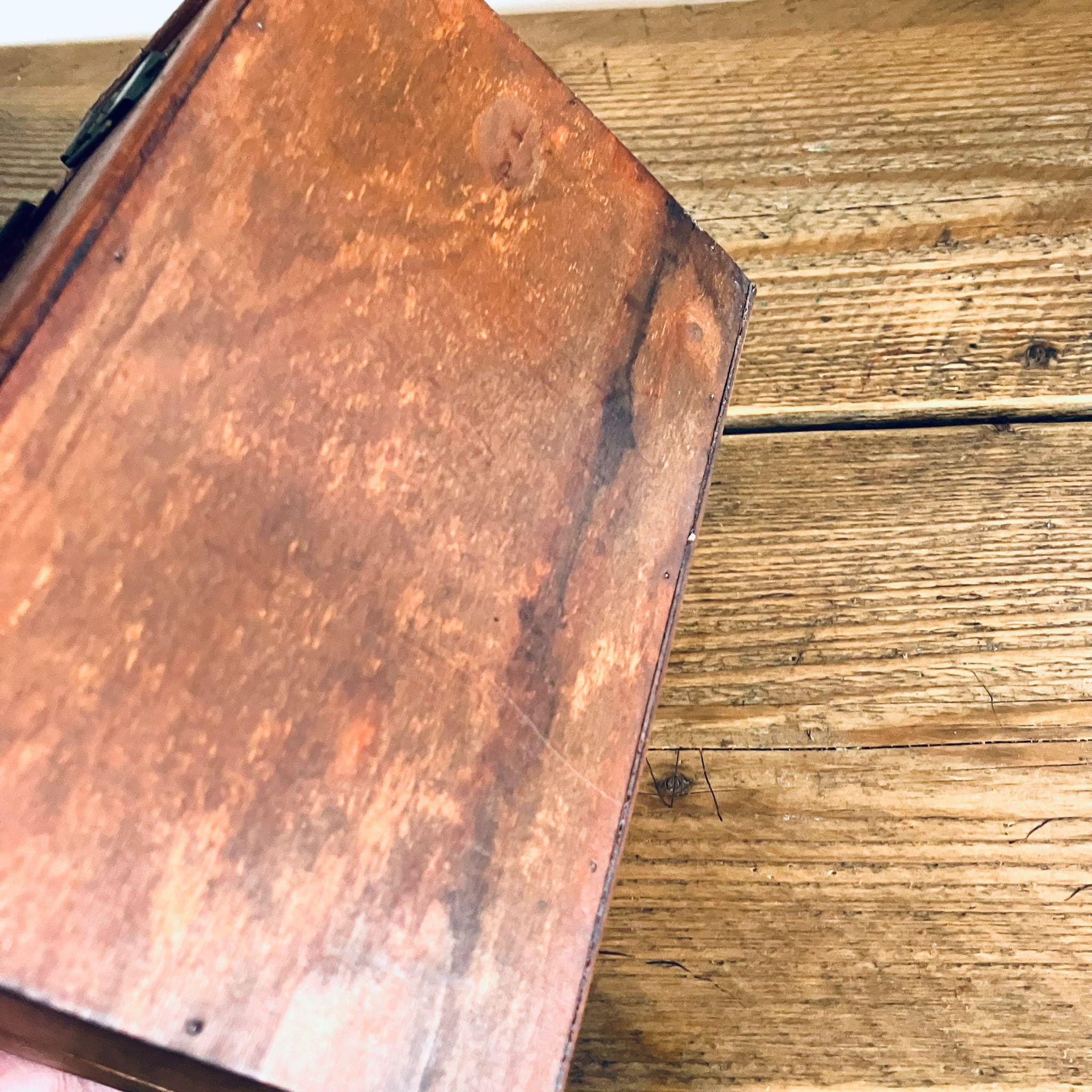 Vintage Style Medium Wooden Treasure Chest Trinket Jewellery Smoking Cigar Box Gift