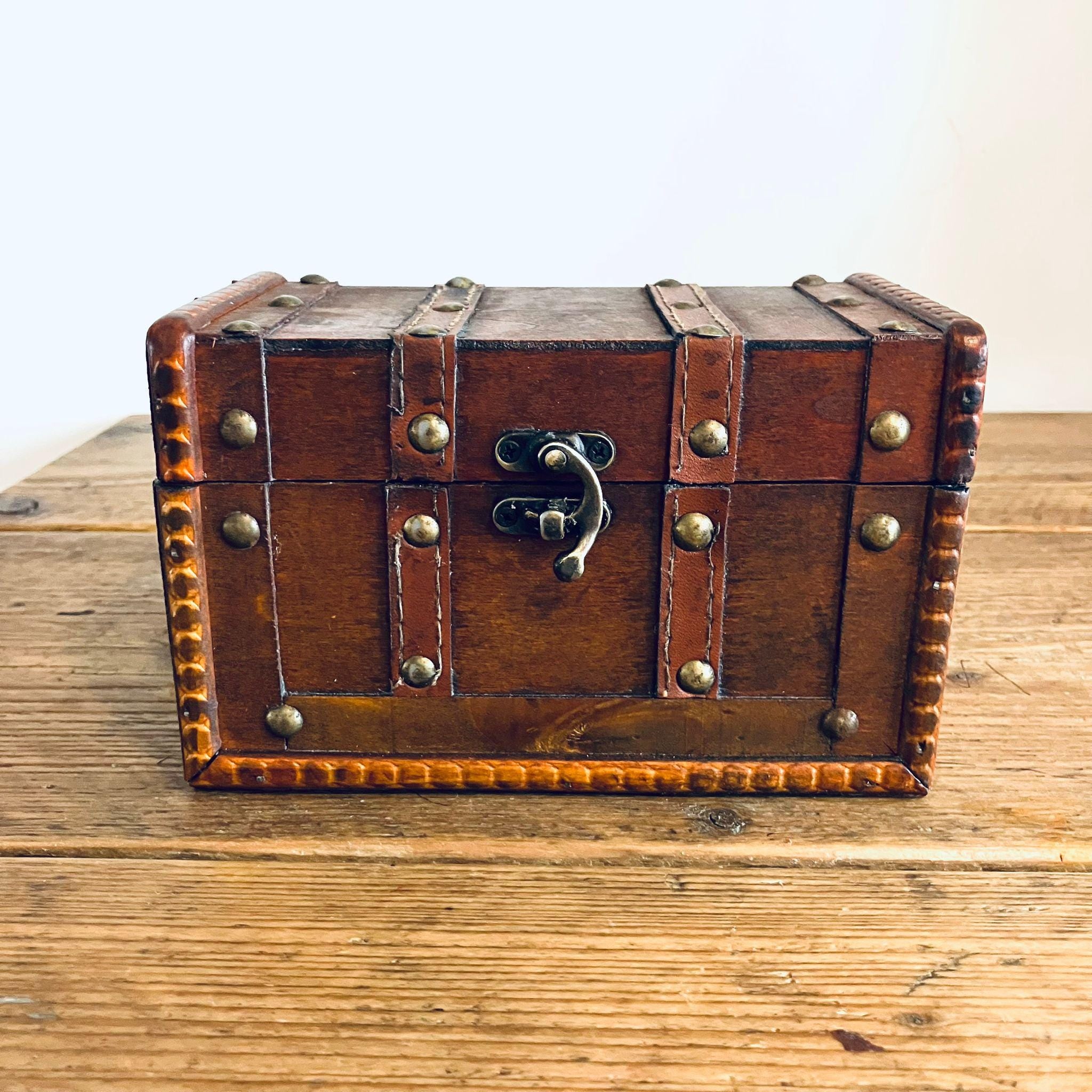 Vintage Style Small Wooden Treasure Chest Trinket Jewellery Smoking Cigar Box Gift
