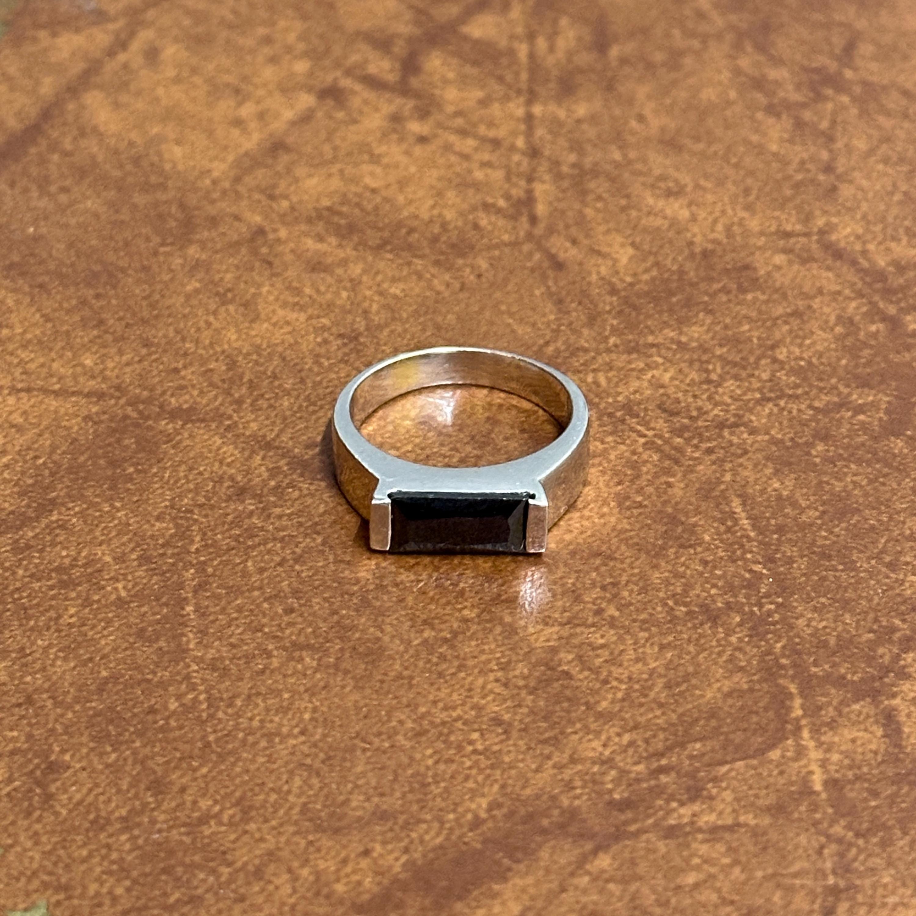 Vintage Modernist 925 Solid Silver Square Black Gemstone Ring - Size M