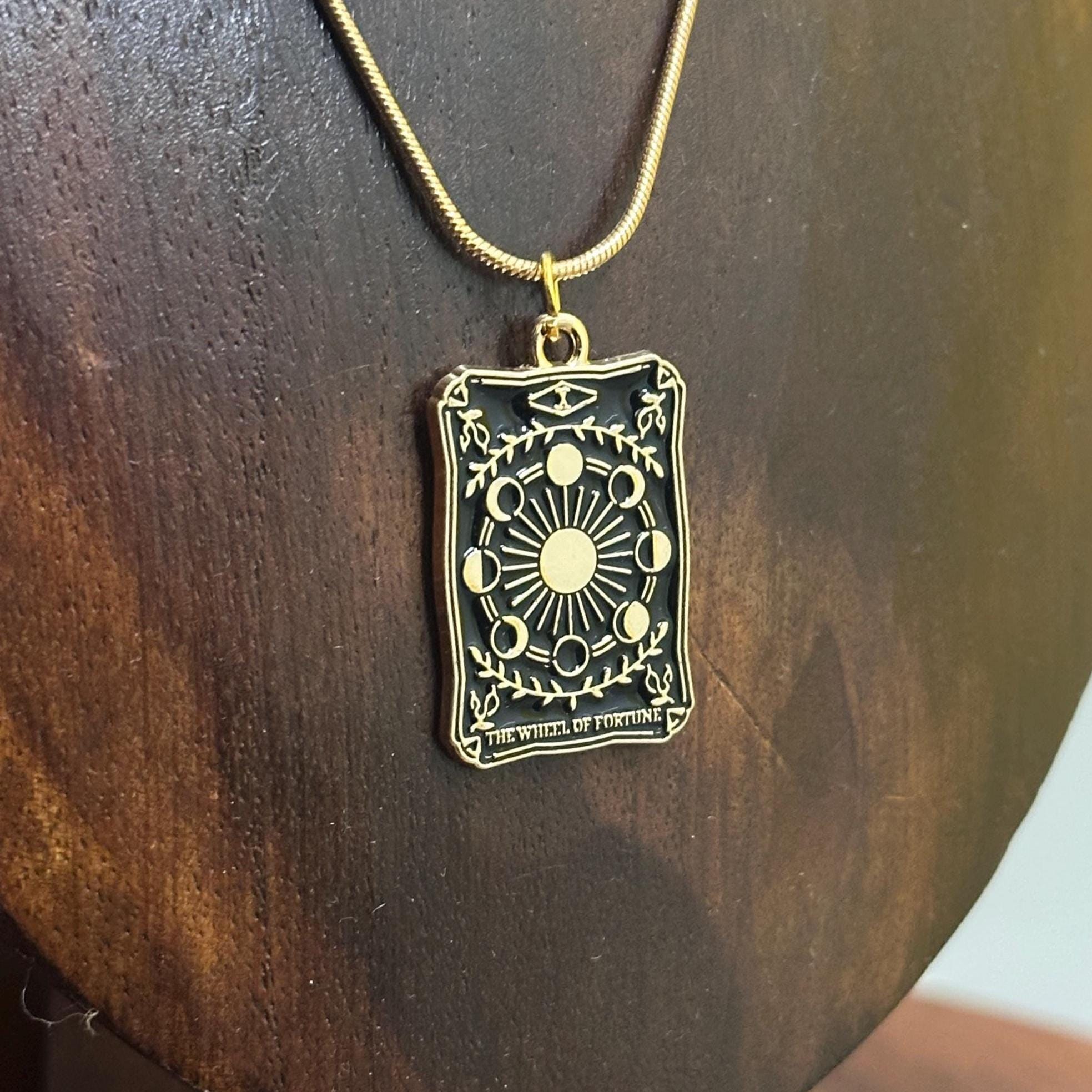Retro The Wheels Of Fortune Tarot Card Pendant Necklace Gold Tone Snake Chain Lucky Gift