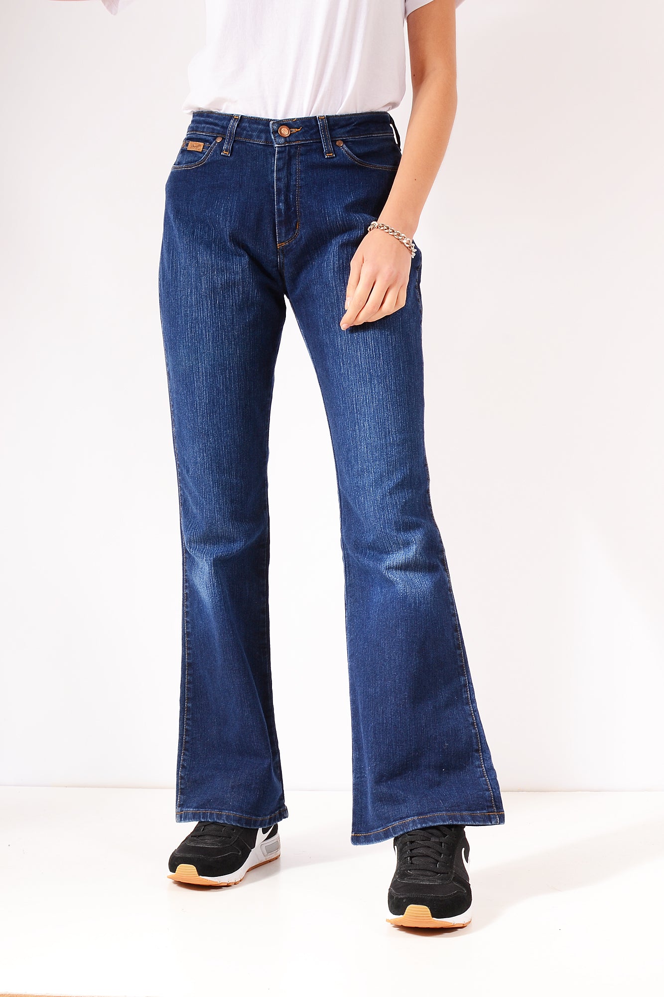 Vintage Wrangler Slim Bootcut Jeans Dark Blue