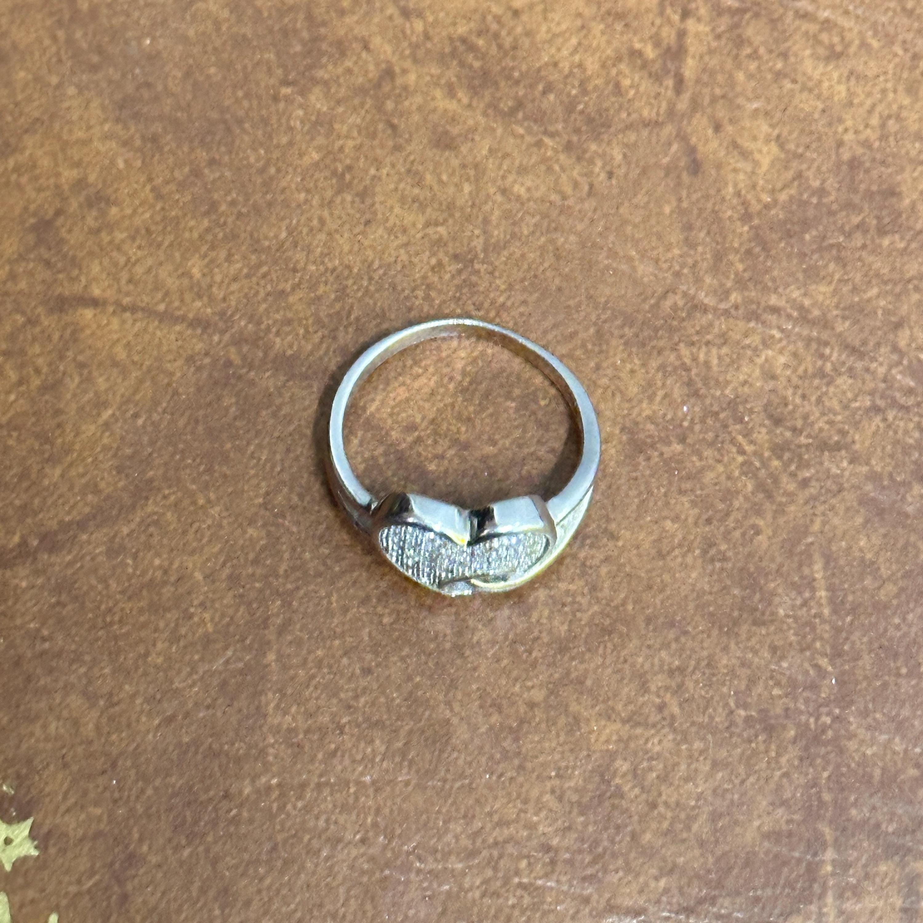 Vintage Unique 925 Silver Diamante Pierced Heart Ring - Size P 1/2