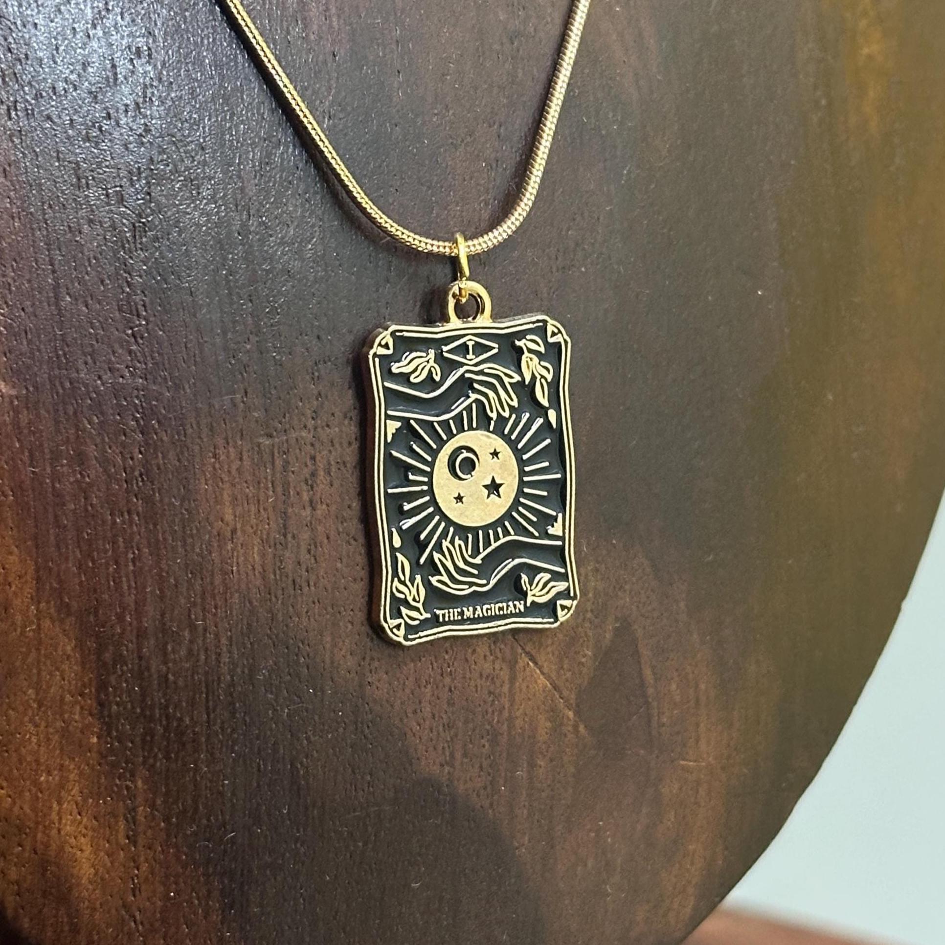 Retro The Magician Tarot Card Pendant Necklace Gold Tone Snake Chain Lucky Gift