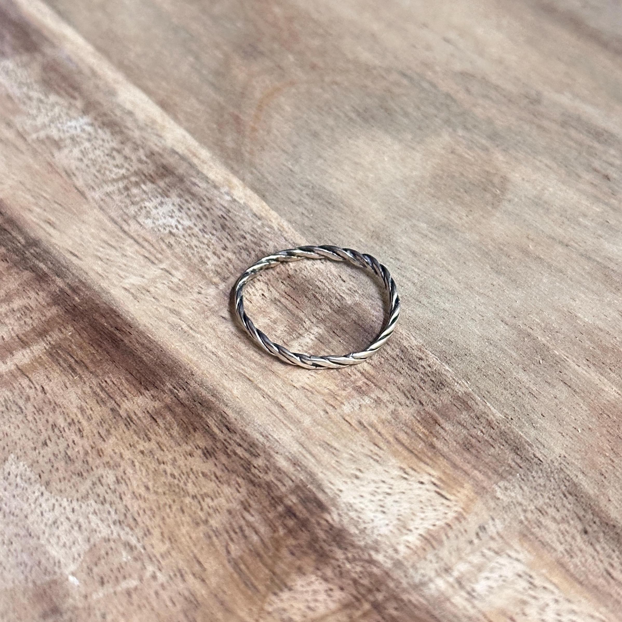 Vintage Minimalist Stackable 925 Silver Swirl Ring - Size O