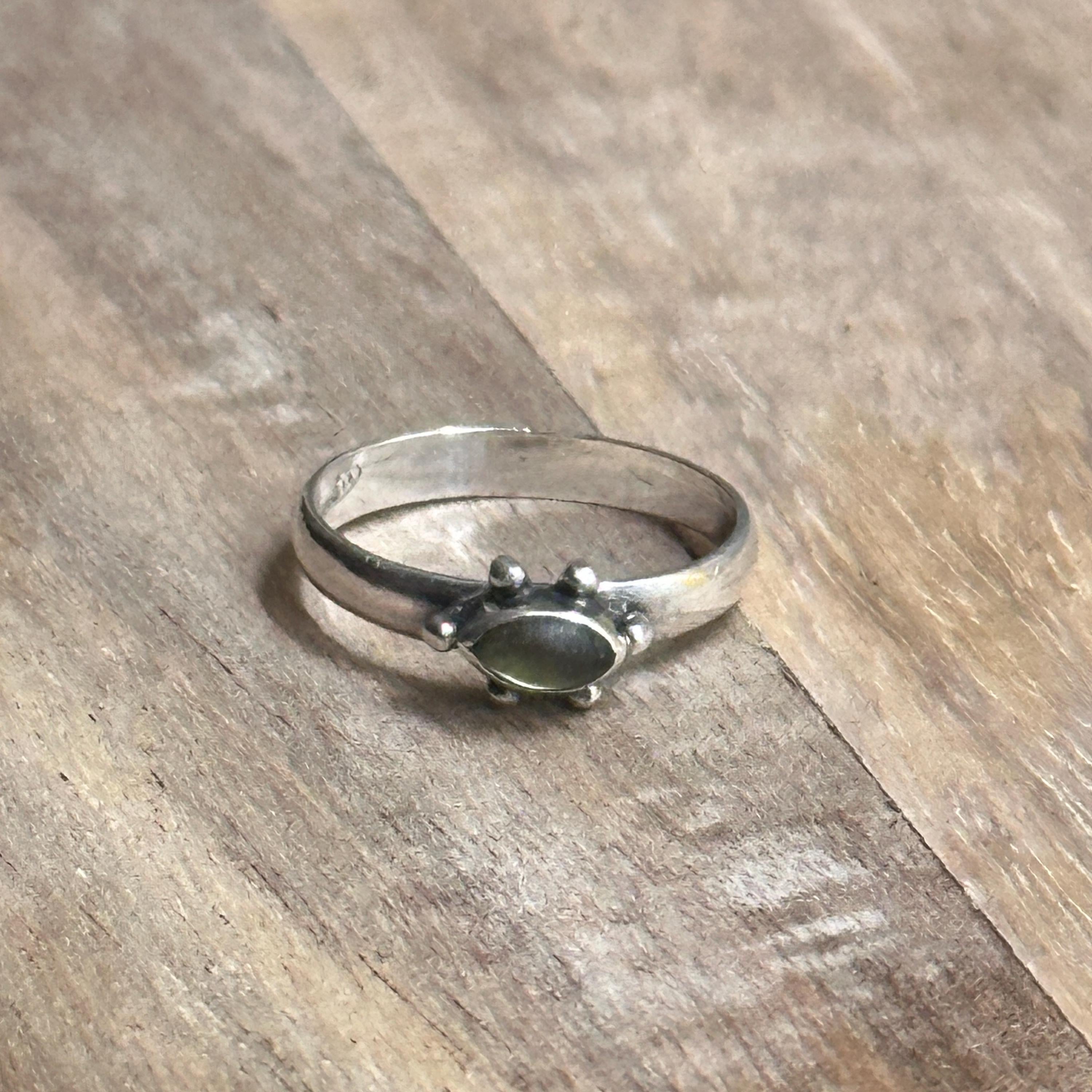 Vintage Unique 925 Silver Dark Green Gemstone Ring - Size L 1/2