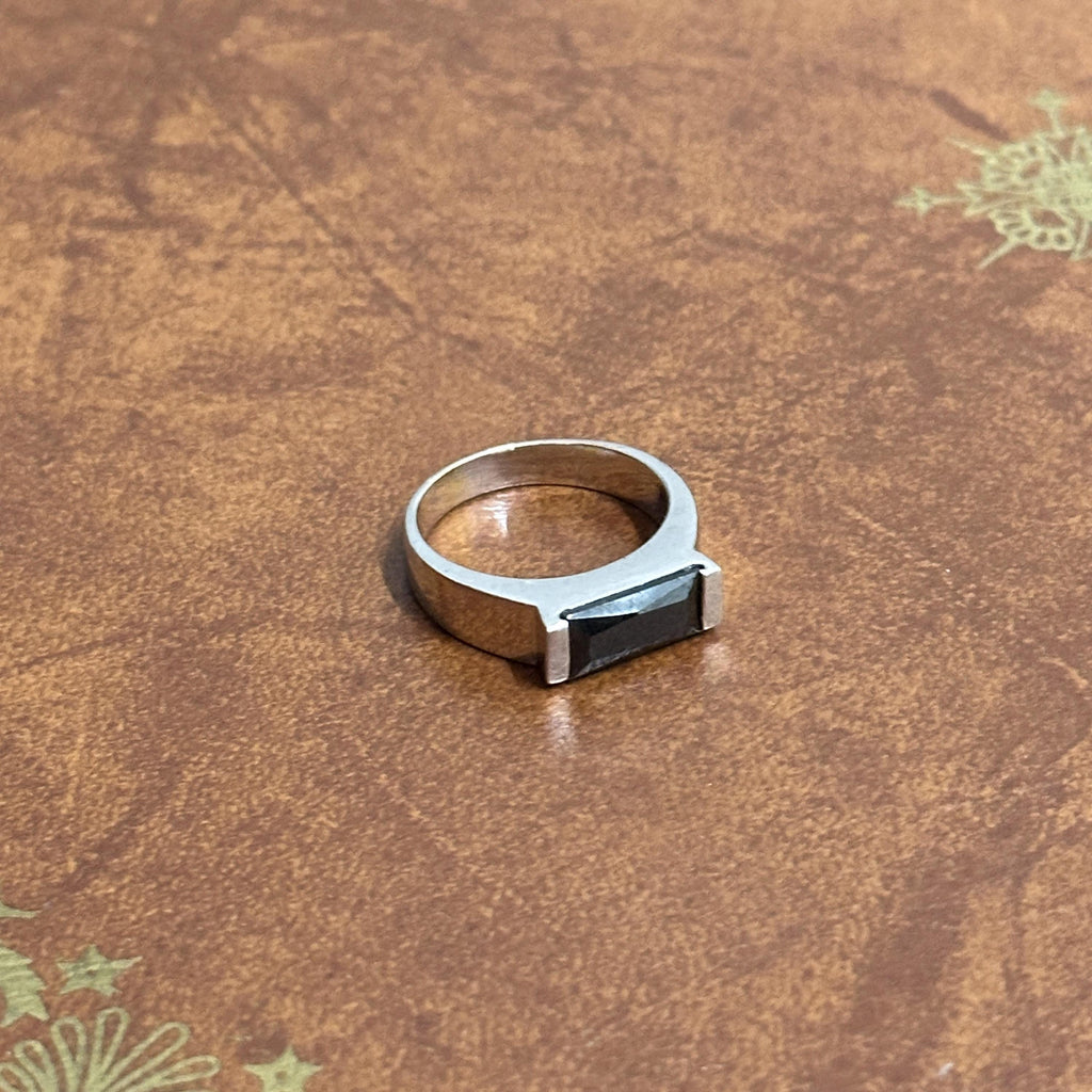 Vintage Modernist 925 Solid Silver Square Black Gemstone Ring - Size M
