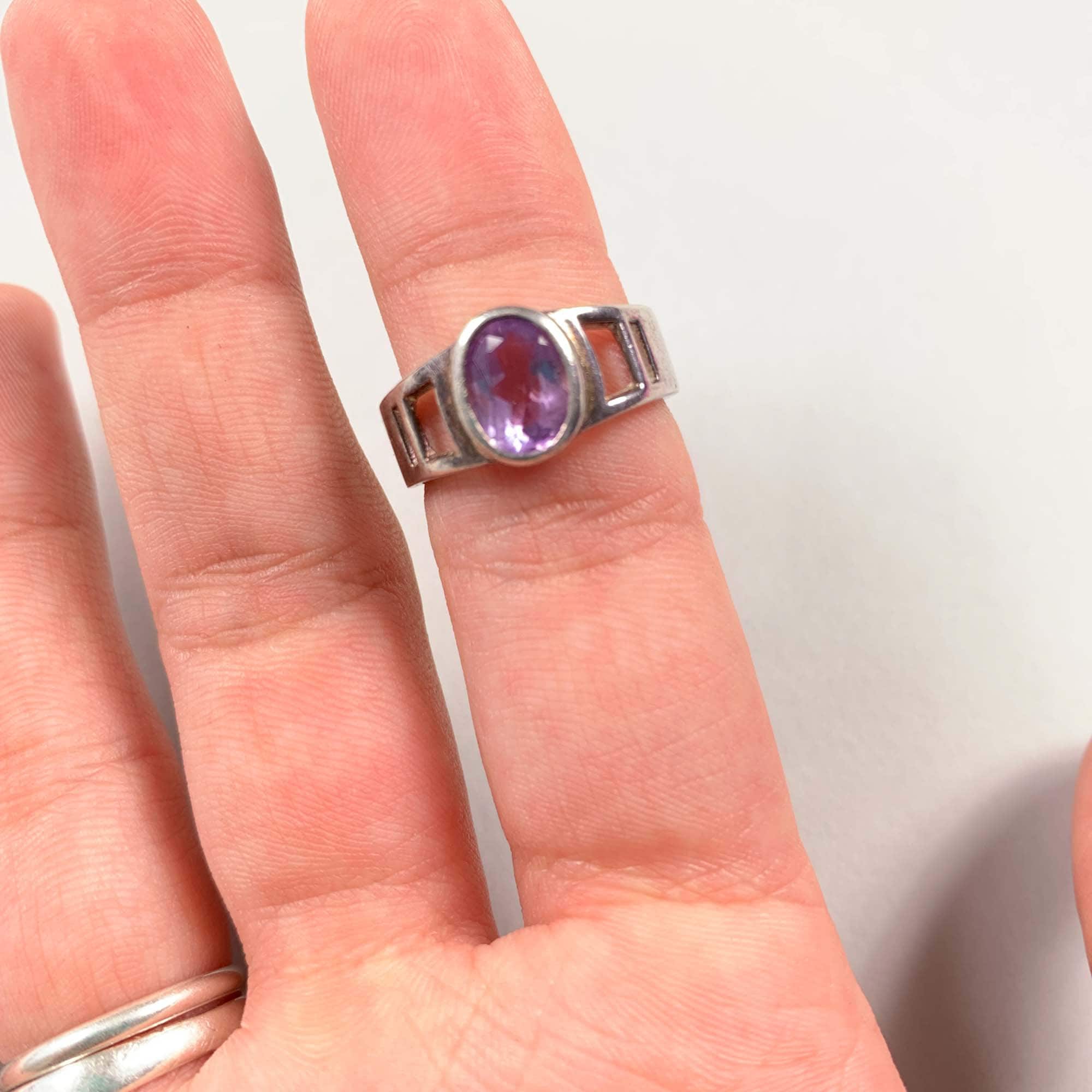 Vintage 925 Silver Ring With Purple Stone Size M